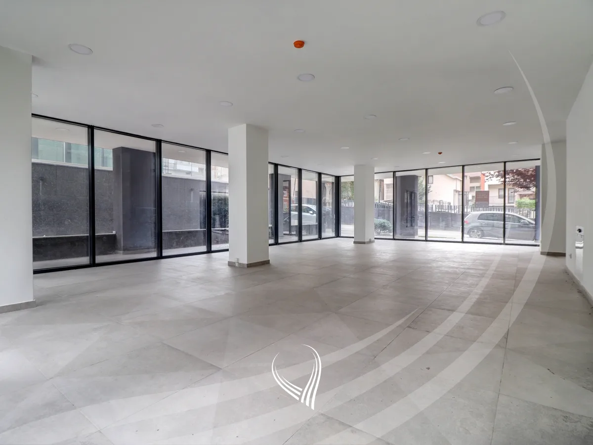 Lokal 120m2 me qira në lagjen Mati 1 – Art Construction