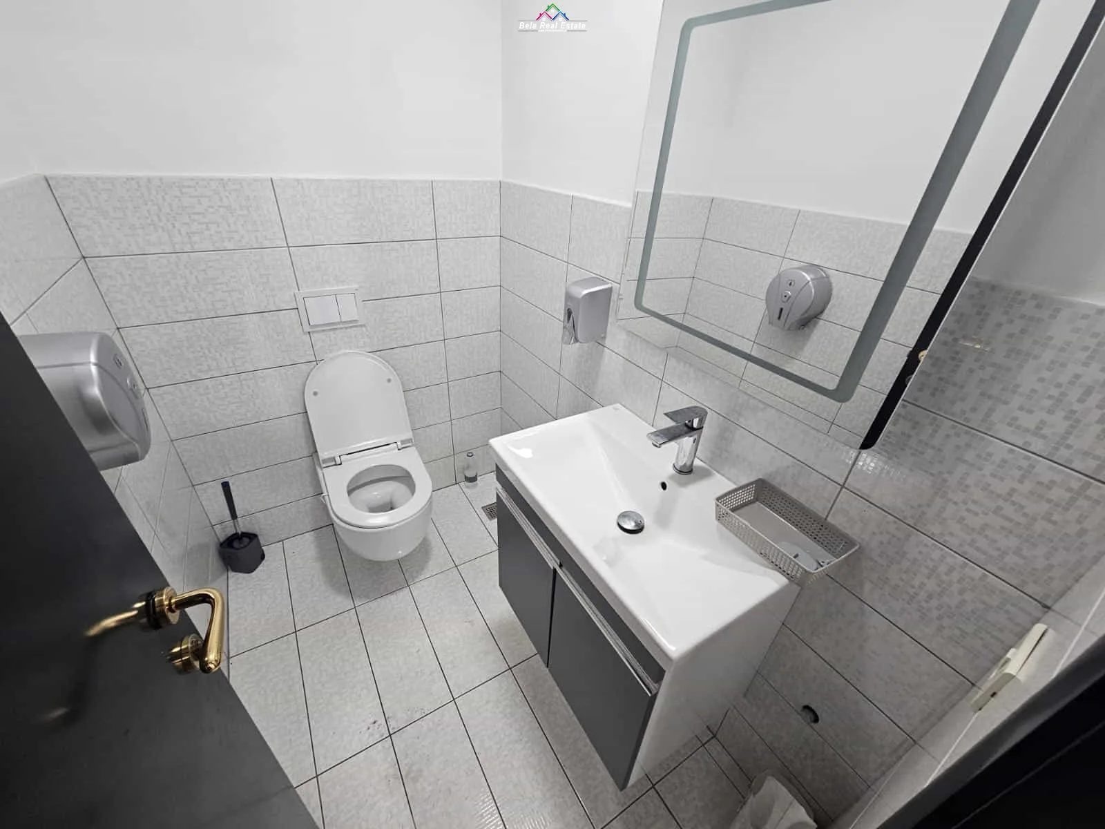 Zyre Me Qera Ne Bllok ( ID BZ2873) Tirane