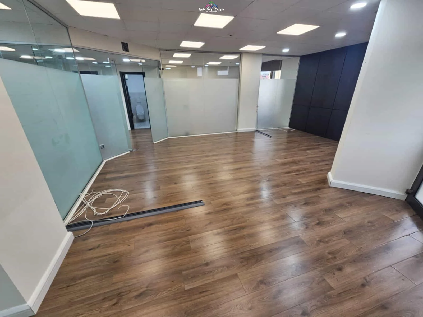 Zyre Me Qera Ne Bllok ( ID BZ2873) Tirane