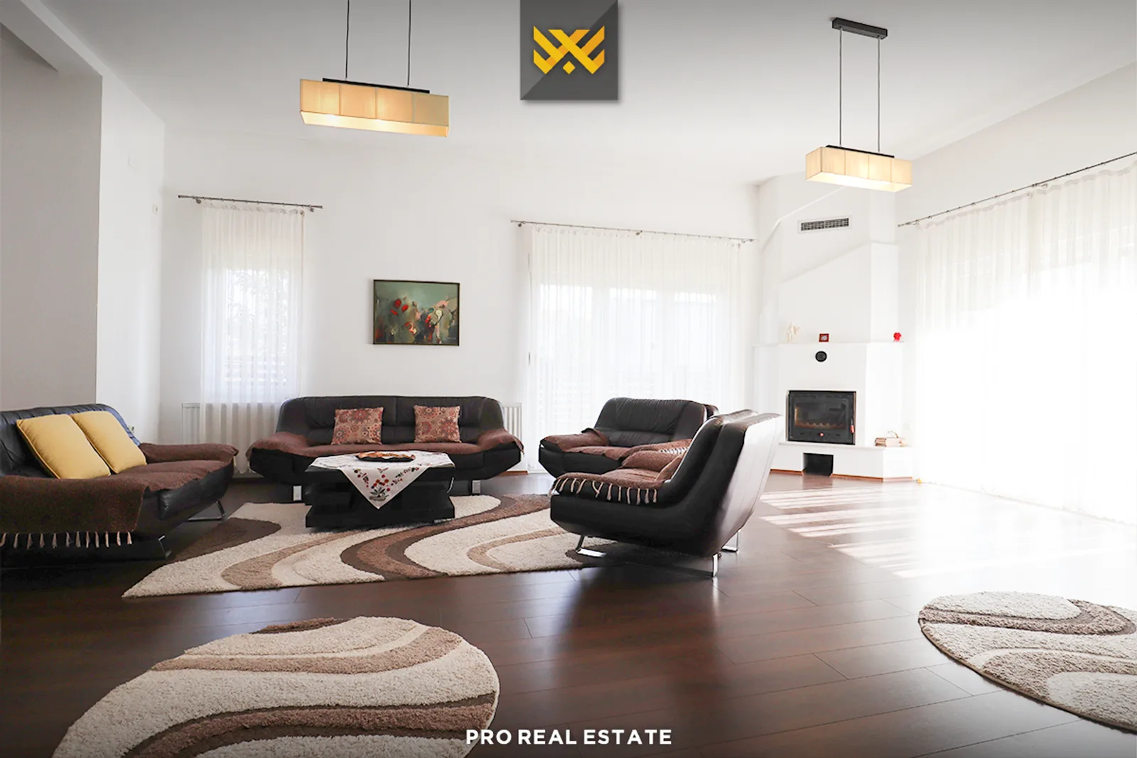 Shtëpi 450m² në #SHITJE në Lagjen Qëndresa