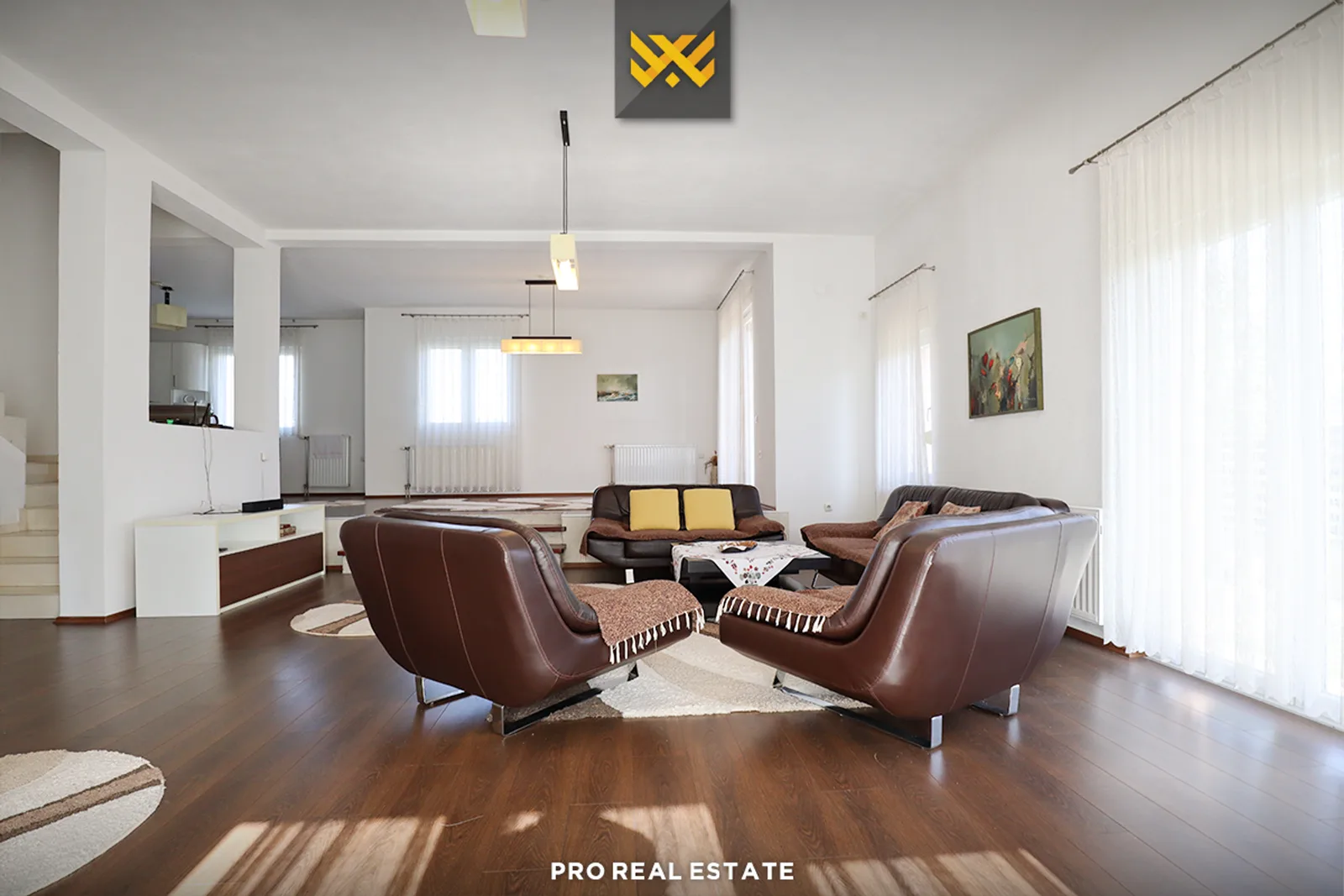 Shtëpi 450m² në #SHITJE në Lagjen Qëndresa