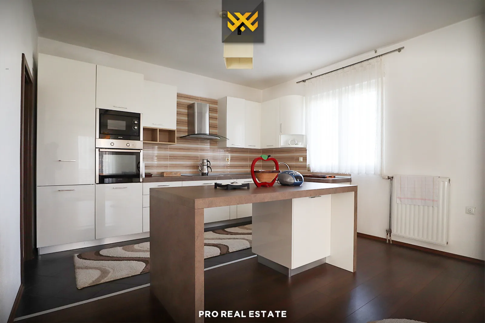 Shtëpi 450m² në #SHITJE në Lagjen Qëndresa