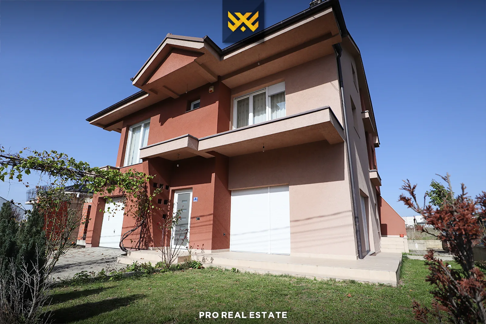 Shtëpi 450m² në #SHITJE në Lagjen Qëndresa