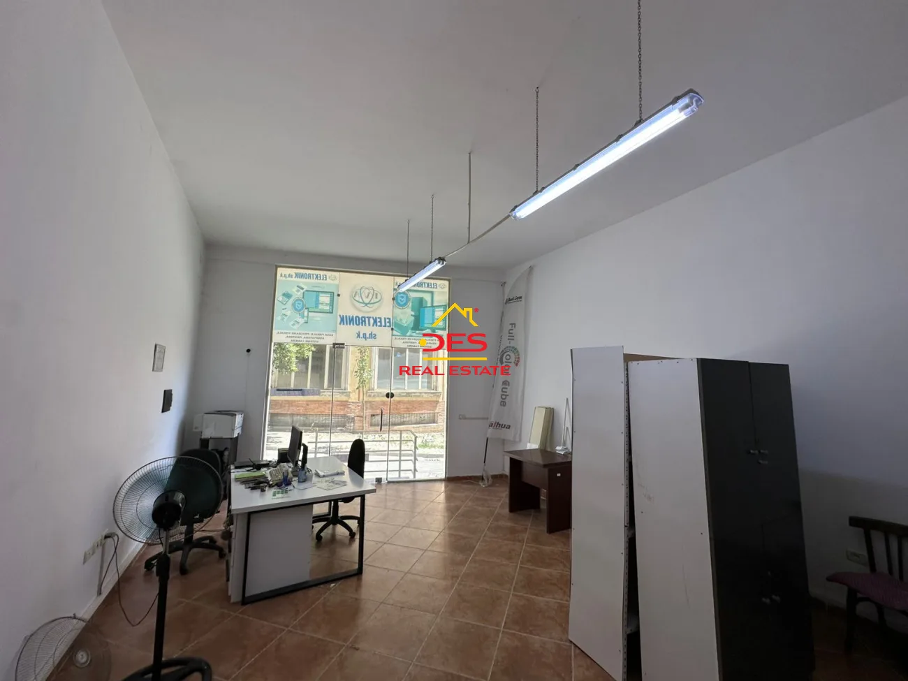 Shitet ambient biznesi në lagjen 28 nëntori ,elbasan 📍
