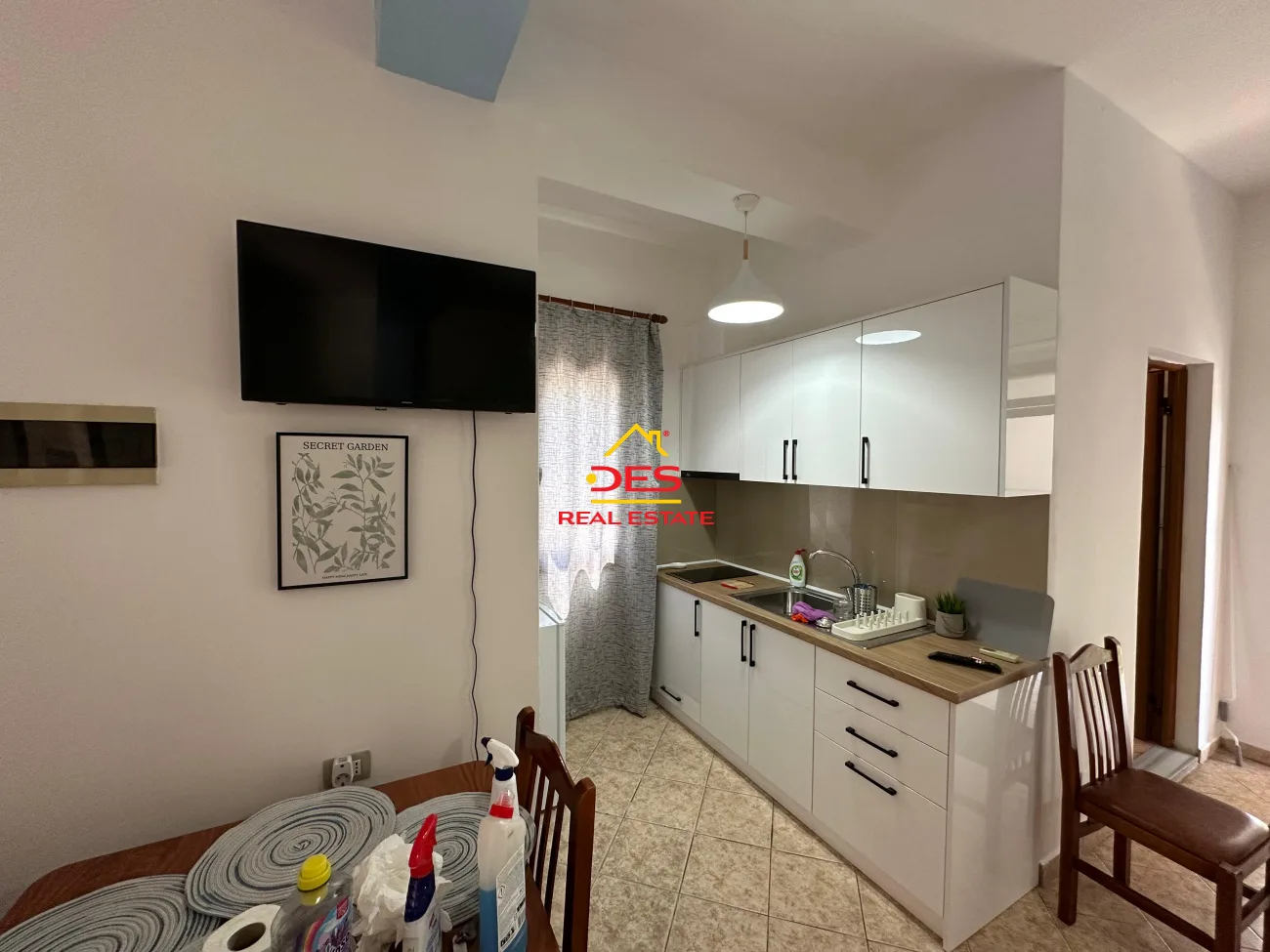 Jepet me qira vjetore ndërtesë 2-katëshe në ujë të ftohtë – vlorë 📌 për turizëm & hoteleri