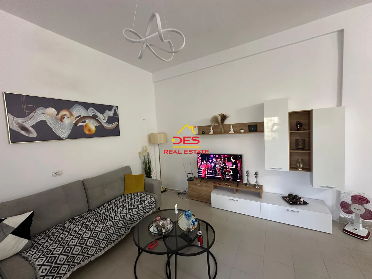 Jepet me qira vjetore ndërtesë 2-katëshe në ujë të ftohtë – vlorë 📌 për turizëm & hoteleri