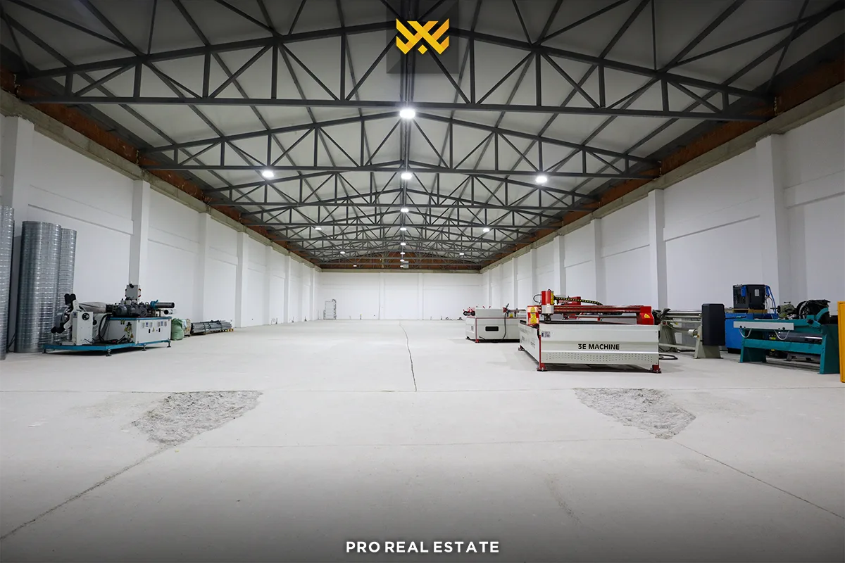 Objekt - Depo 1700m² me #QIRA në Magjistralen Prishtinë - Ferizaj.