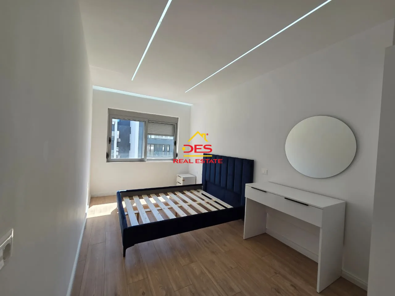SHITET APARTAMENT 2+1+2 NË LUNGOMARE, VLORË. 📍 Pranë Shkollës së Marinës