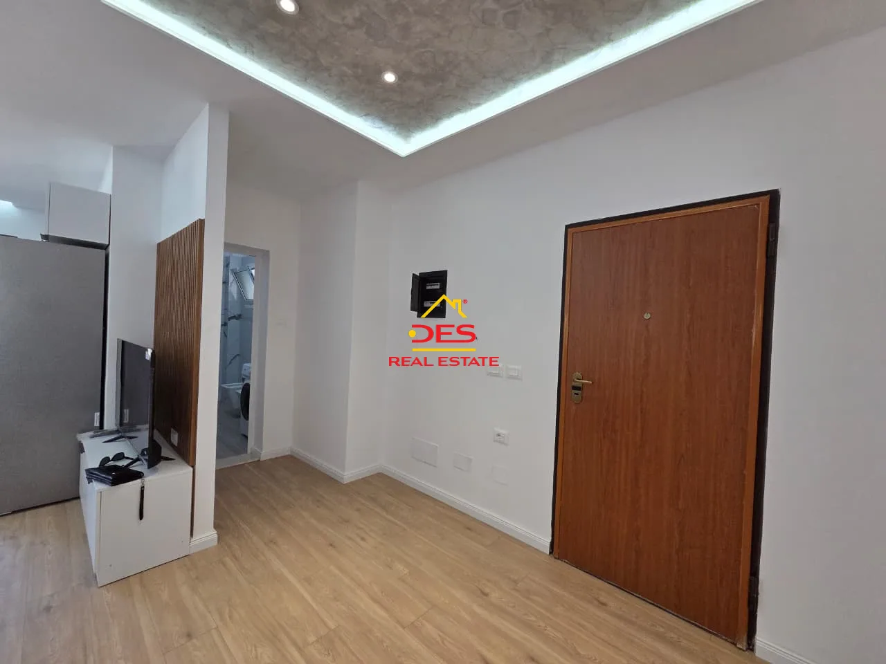 SHITET APARTAMENT 2+1+2 NË LUNGOMARE, VLORË. 📍 Pranë Shkollës së Marinës