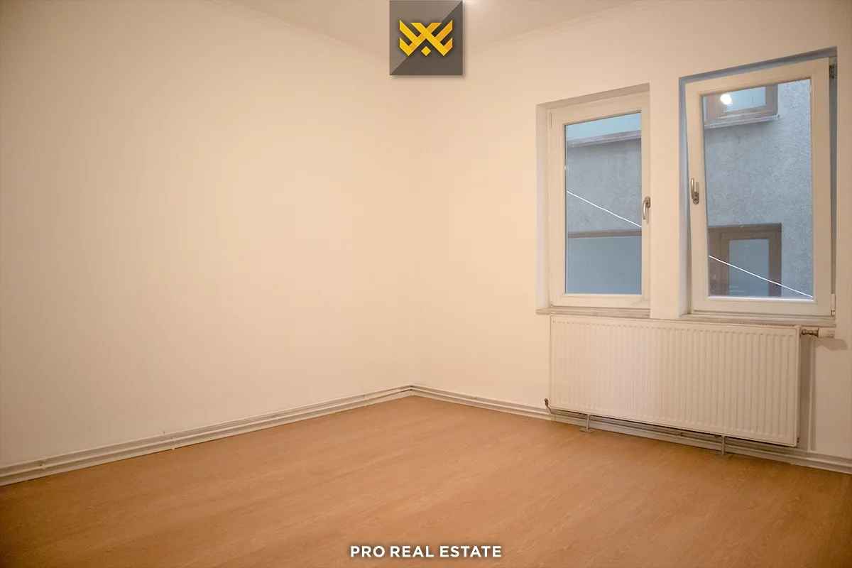 Shtëpi - Zyrë 220m² me #QIRA në Tokbashqe.