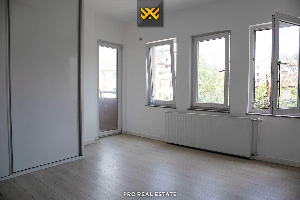 Shtëpi - Zyrë 220m² me #QIRA në Tokbashqe.