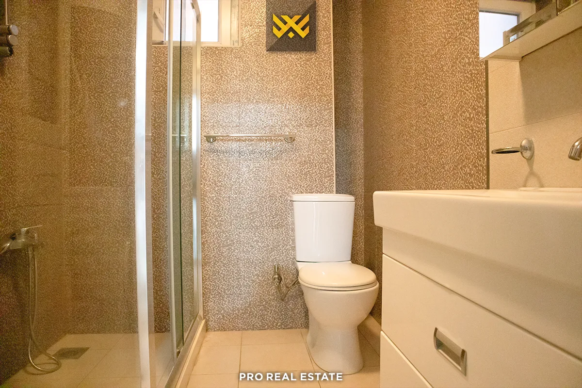 Shtëpi - Zyrë 220m² me #QIRA në Tokbashqe.