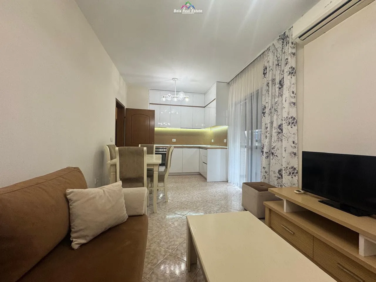 Apartament Me Qera 1+1 Prane Square 21 (ID B2101413) Tirane
