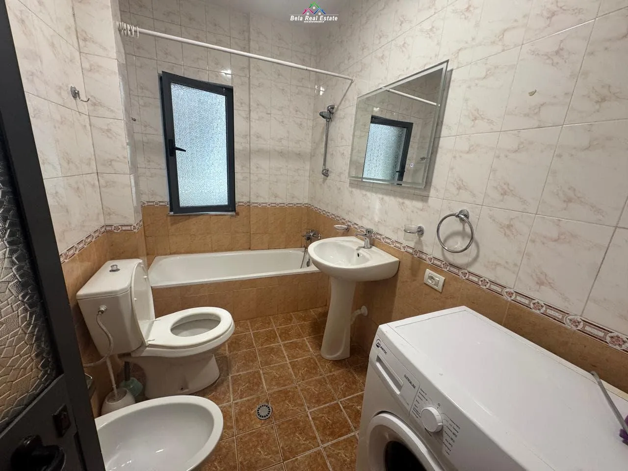 Apartament Me Qera 1+1 Prane Square 21 (ID B2101413) Tirane