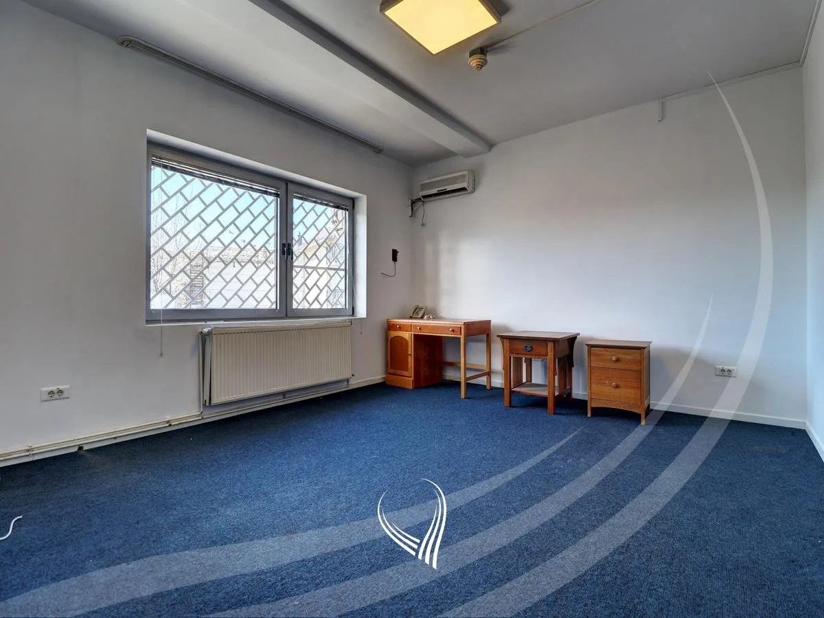 Shtëpi me 4 dhoma pune me qira në lagjen Arberia-Dragodan