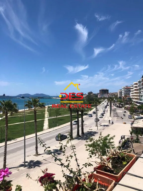 Shitet apartament 2+1 në lungomare ,vlorë