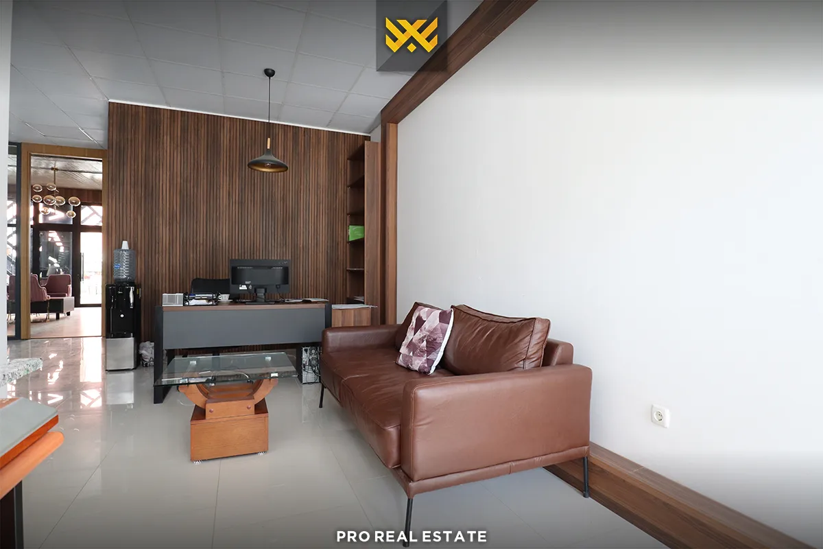 Zyre 137.16m² për  #SHITJE në Rrugën B.