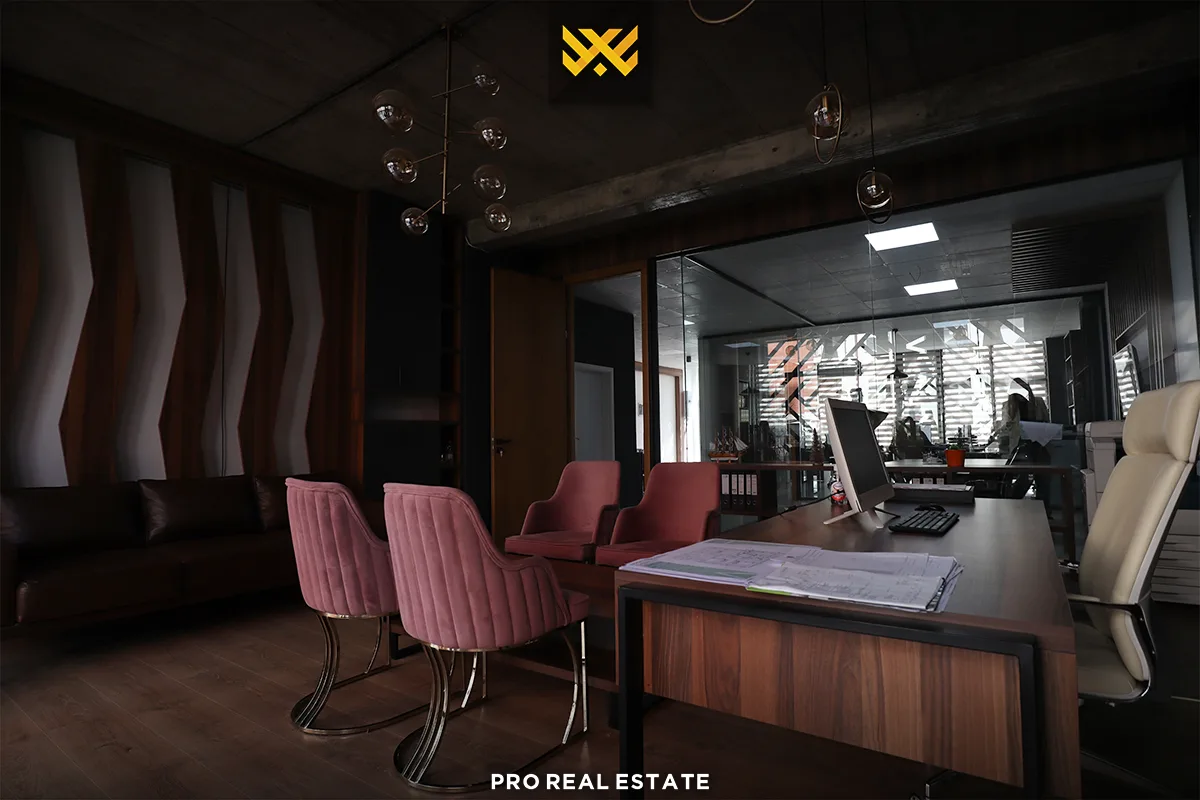 Zyre 137.16m² për  #SHITJE në Rrugën B.