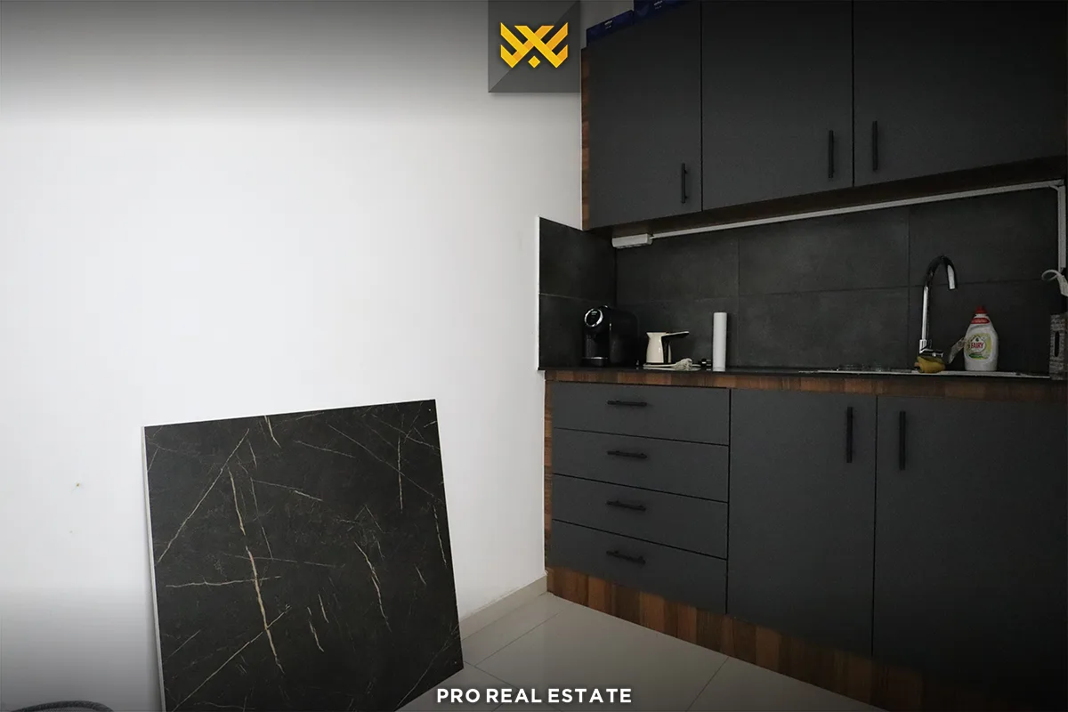 Zyre 137.16m² për  #SHITJE në Rrugën B.