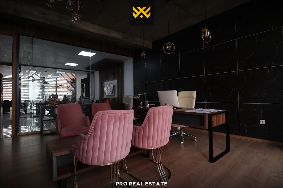 Zyre 137.16m² për  #SHITJE në Rrugën B.