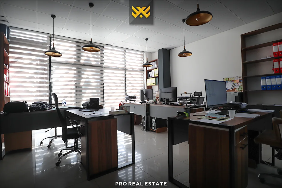 Zyre 137.16m² për  #SHITJE në Rrugën B.