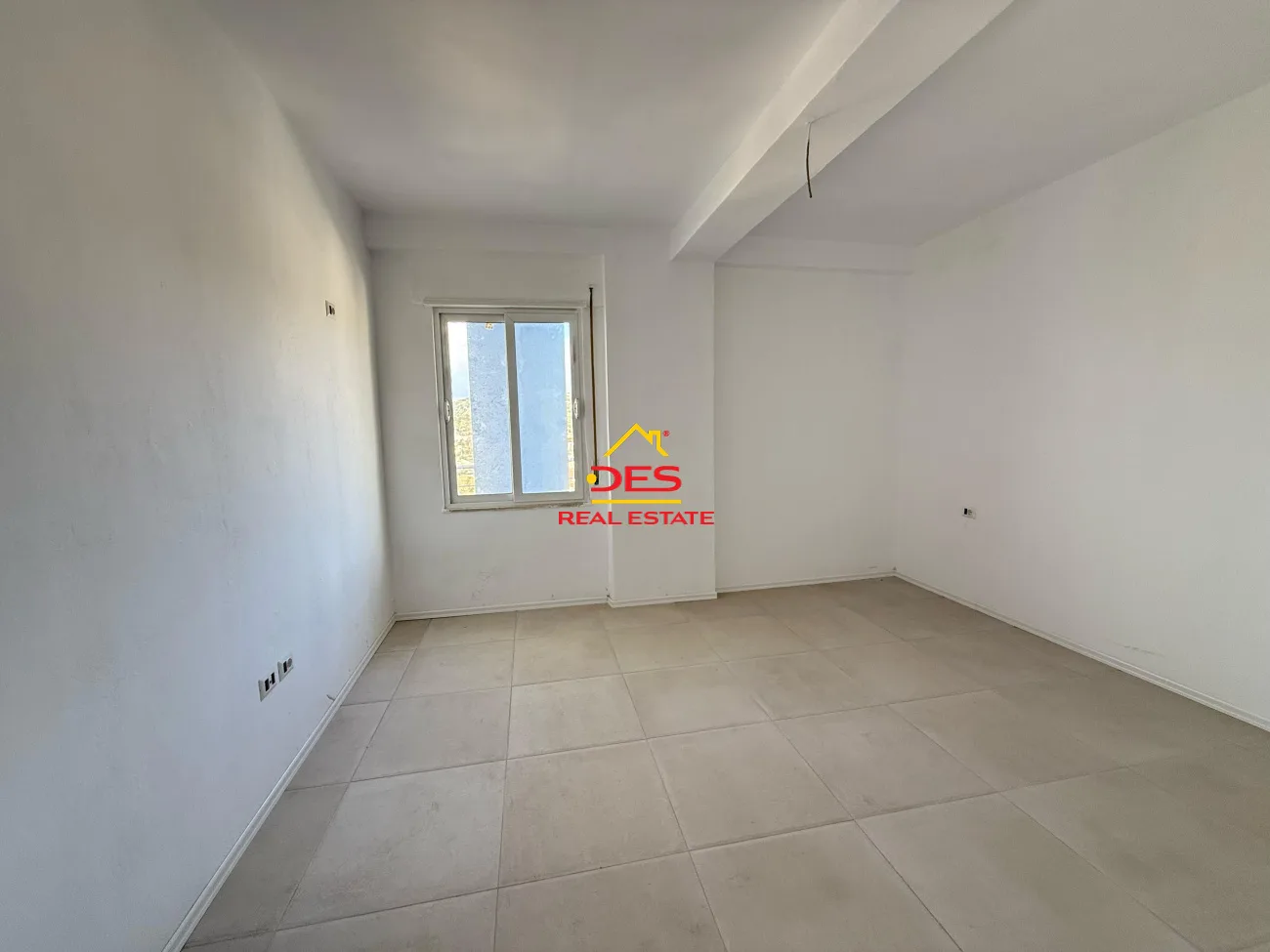 Shitet apartament 2+1+2 te bishti i kalldrëmit, vlorë.