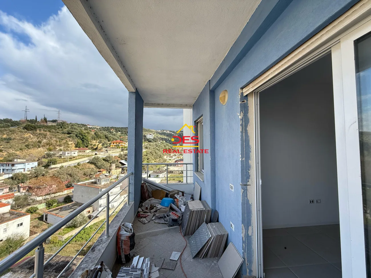 Shitet apartament 2+1+2 te bishti i kalldrëmit, vlorë.