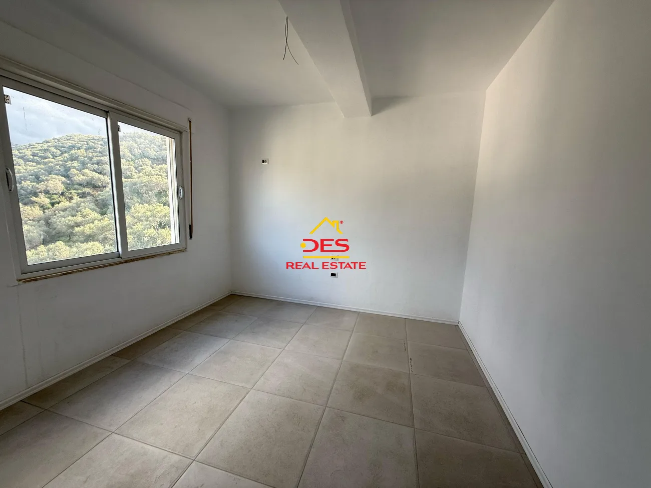 Shitet apartament 2+1+2 te bishti i kalldrëmit, vlorë.