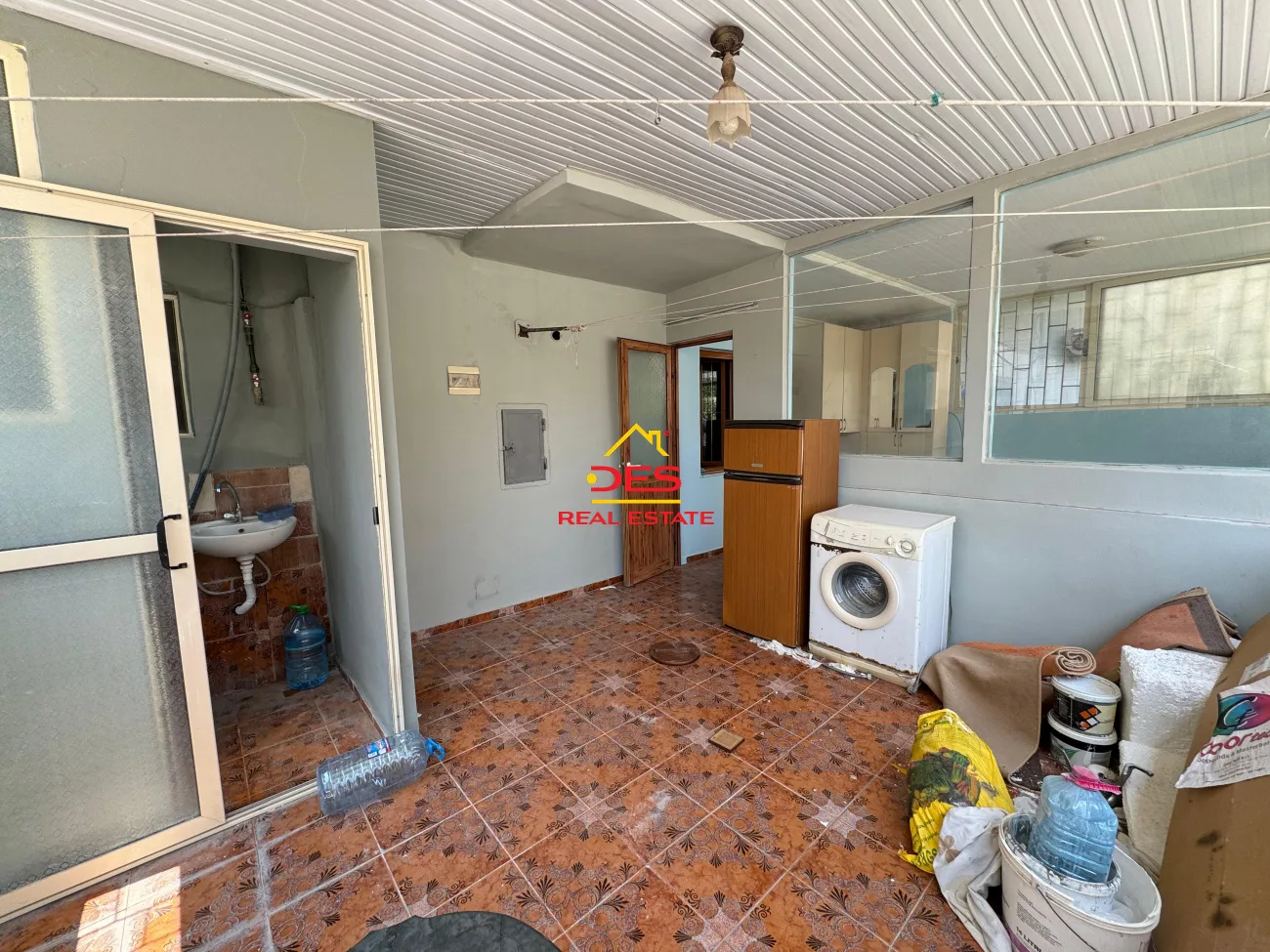 SHITET APARTAMENT 2+1 PRANË SHKOLLËS 9 VJEÇARE “ISMAIL QEMALI”,VLORË! 📍 Pallat ekzistues!