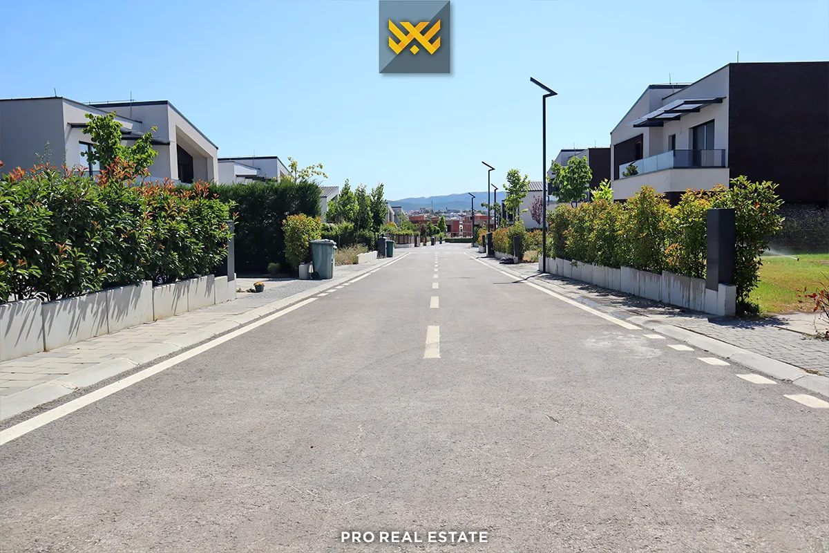 Shtëpi 243m² +108m² për #SHITJE në Lagjen Priam Village