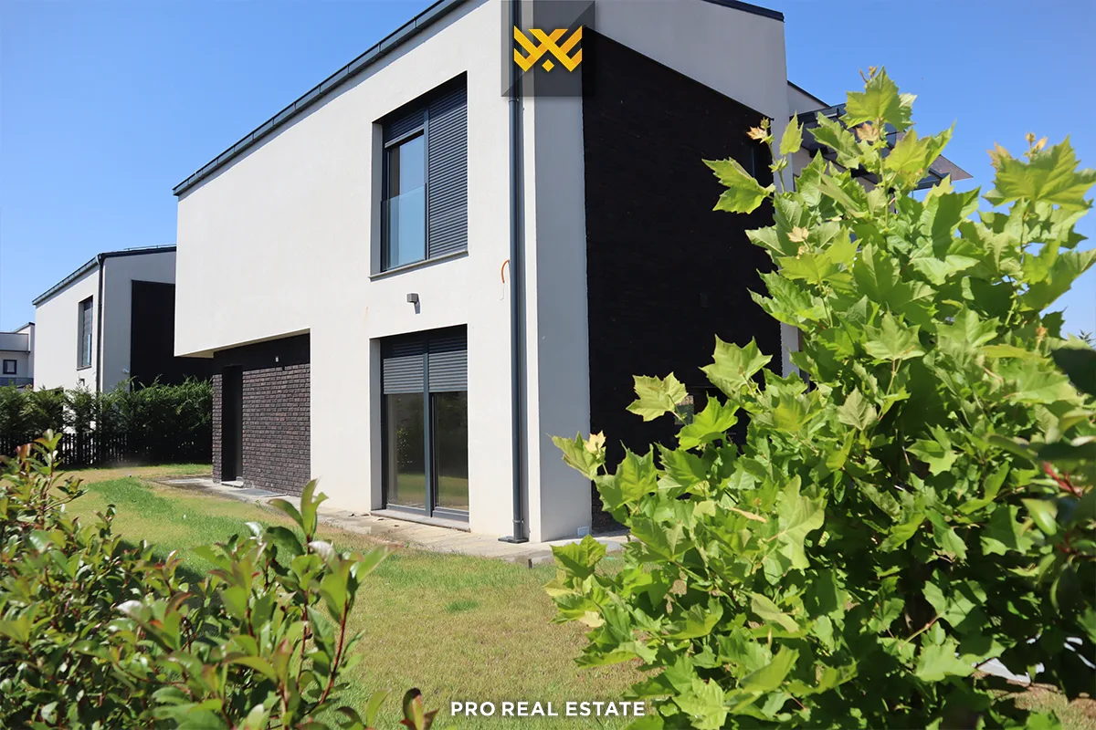 Shtëpi 243m² +108m² për #SHITJE në Lagjen Priam Village