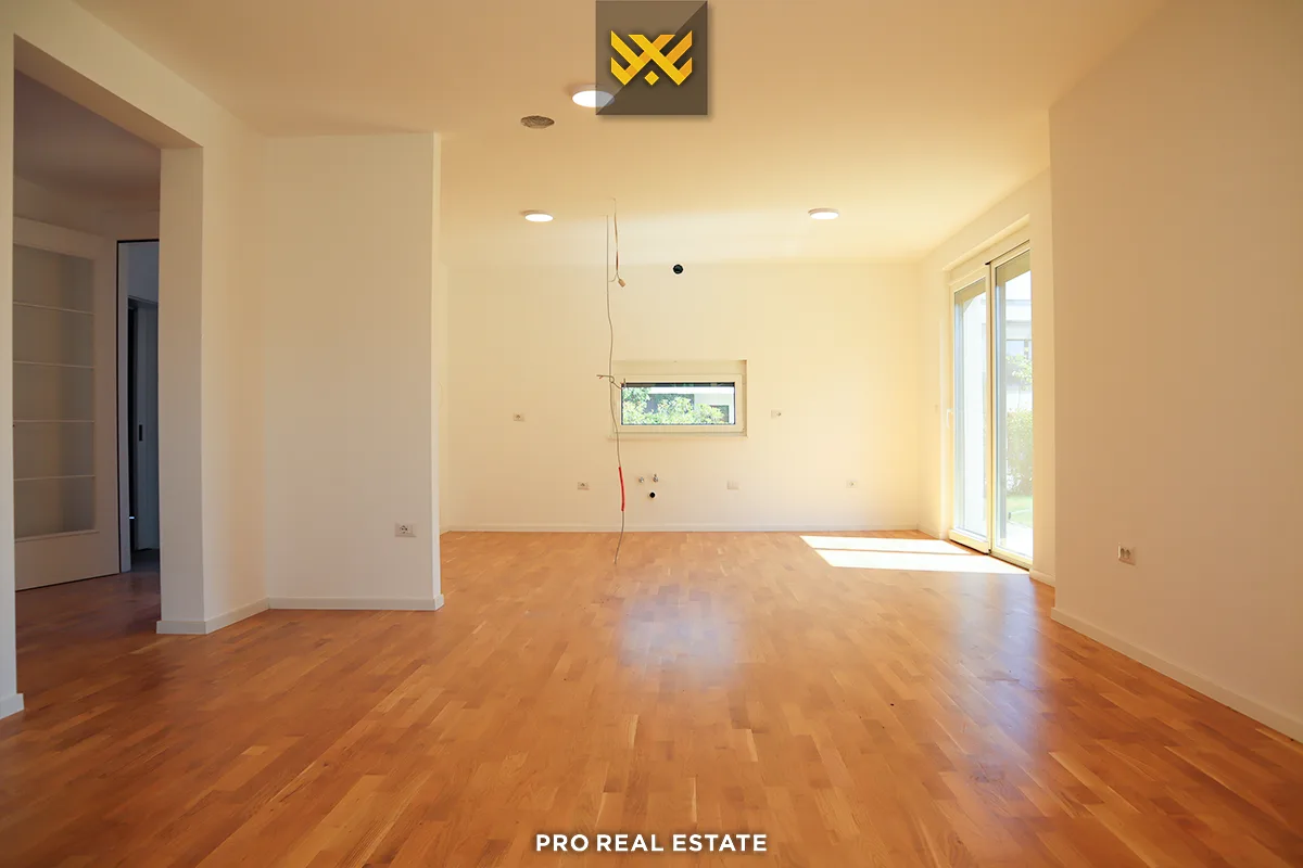 Shtëpi 243m² +108m² për #SHITJE në Lagjen Priam Village