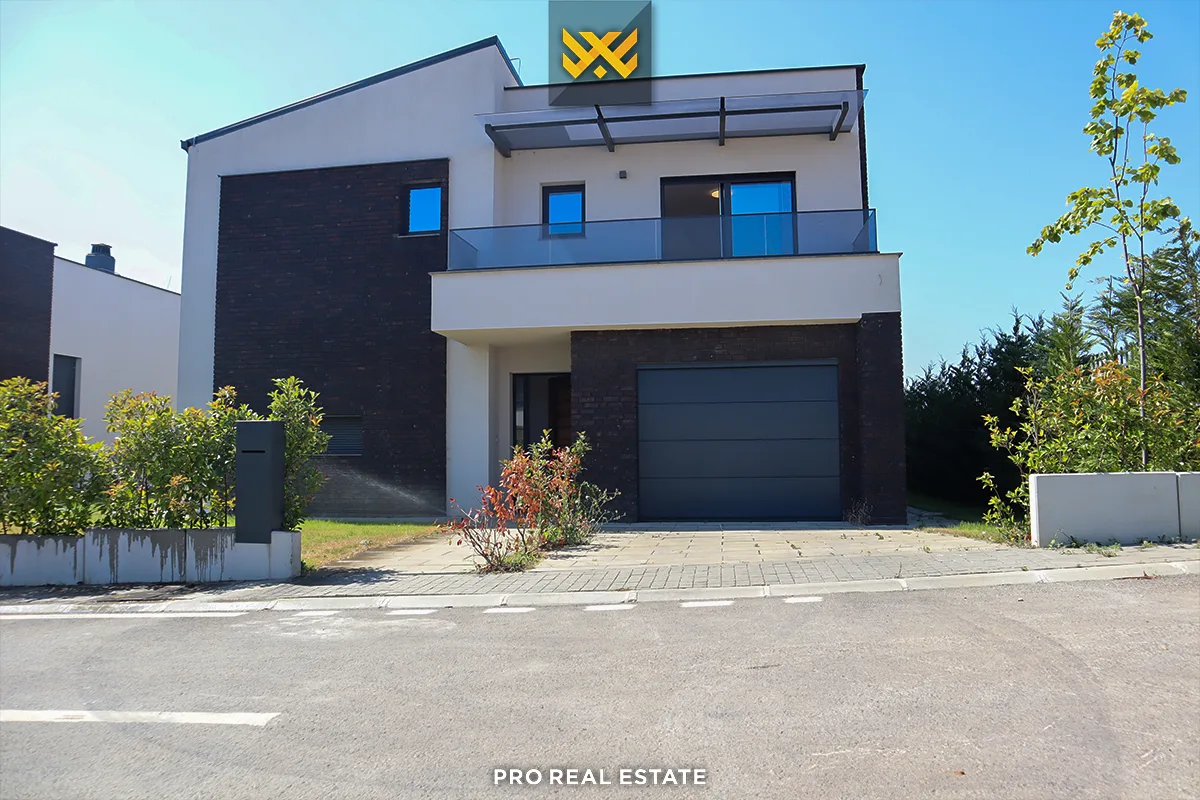 Shtëpi 243m² +108m² për #SHITJE në Lagjen Priam Village