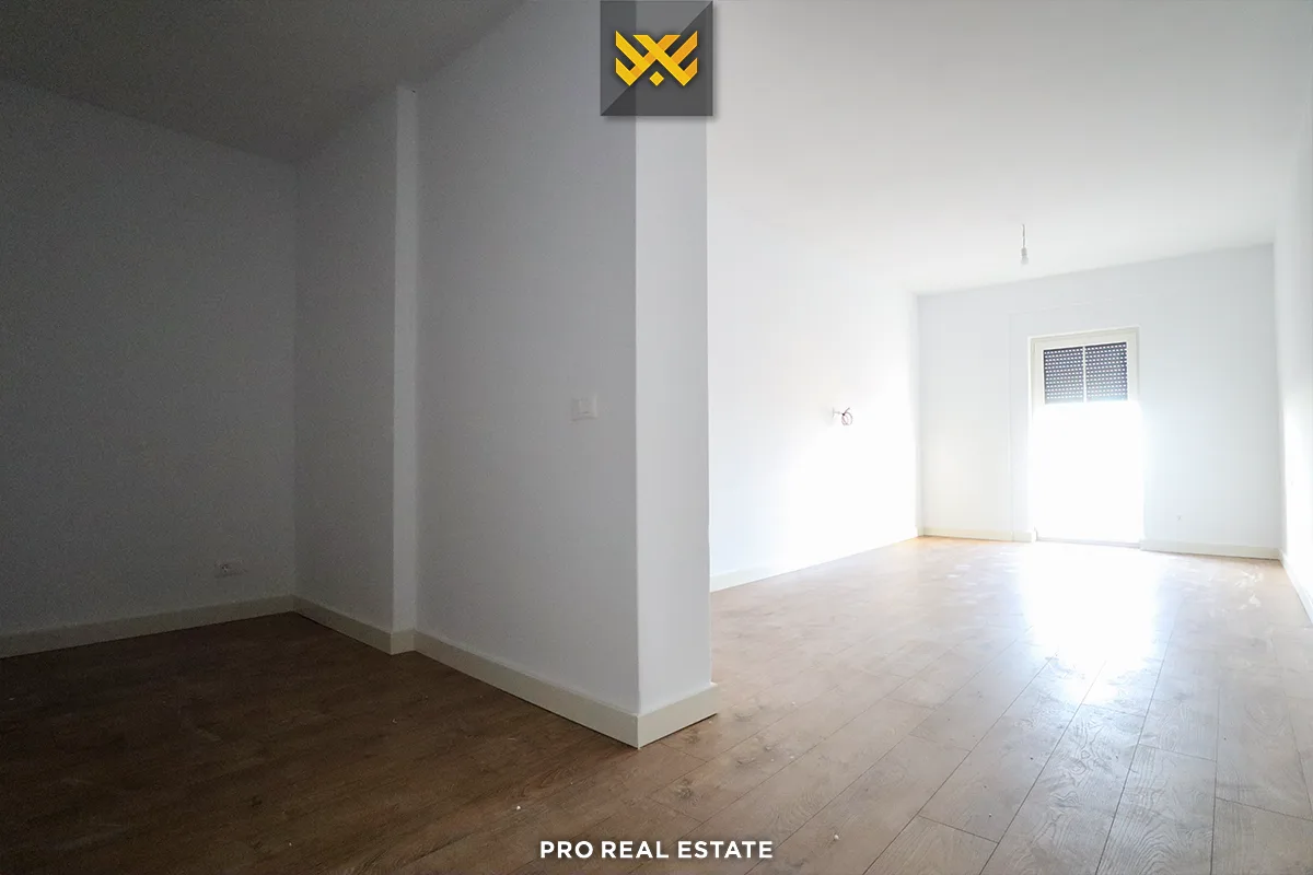 Banesë - Zyrë 230m² me #QIRA te Prishtina e Re
