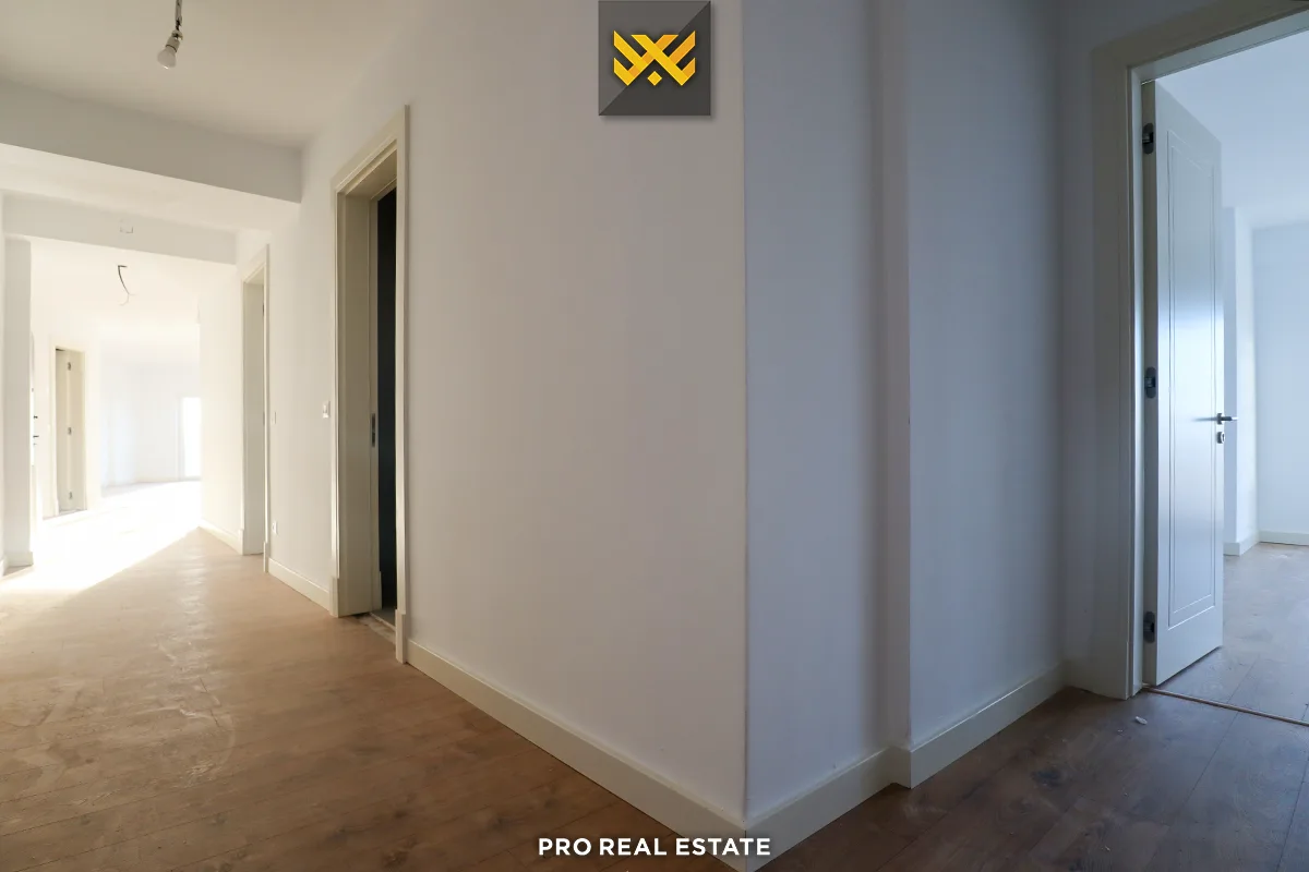 Banesë - Zyrë 230m² me #QIRA te Prishtina e Re