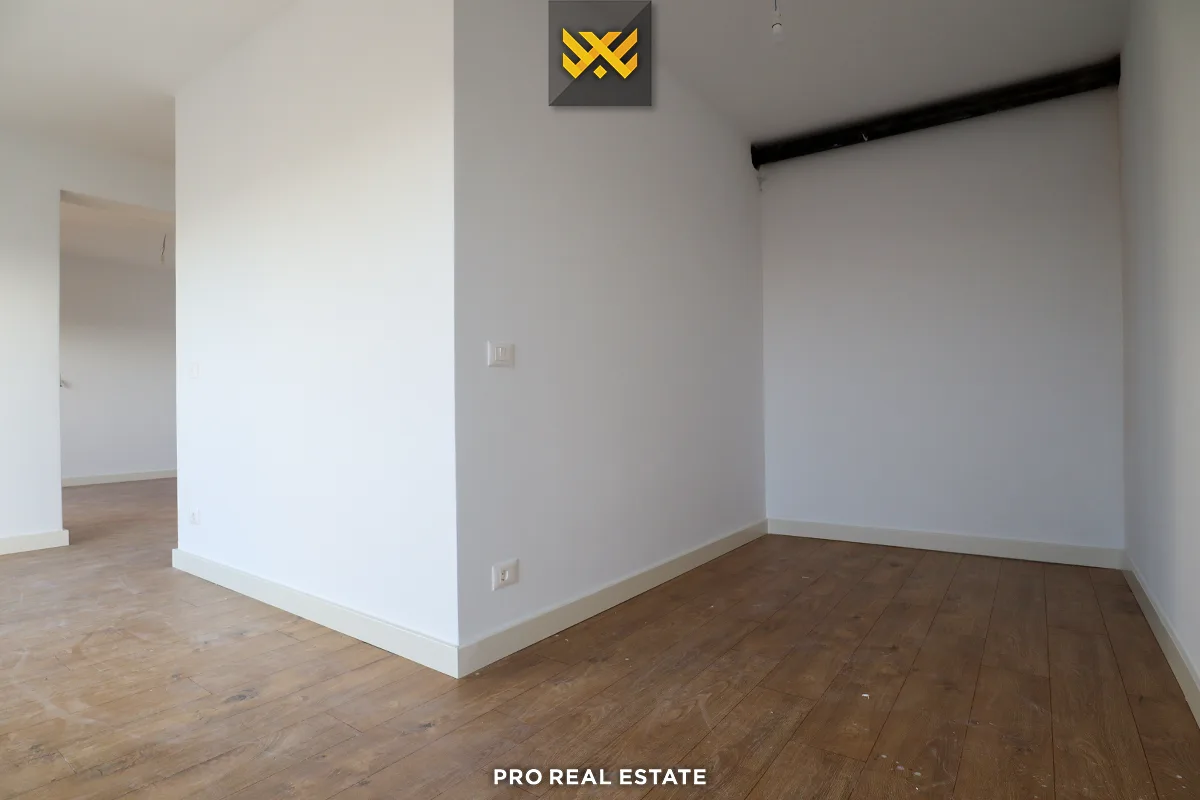 Banesë - Zyrë 230m² me #QIRA te Prishtina e Re