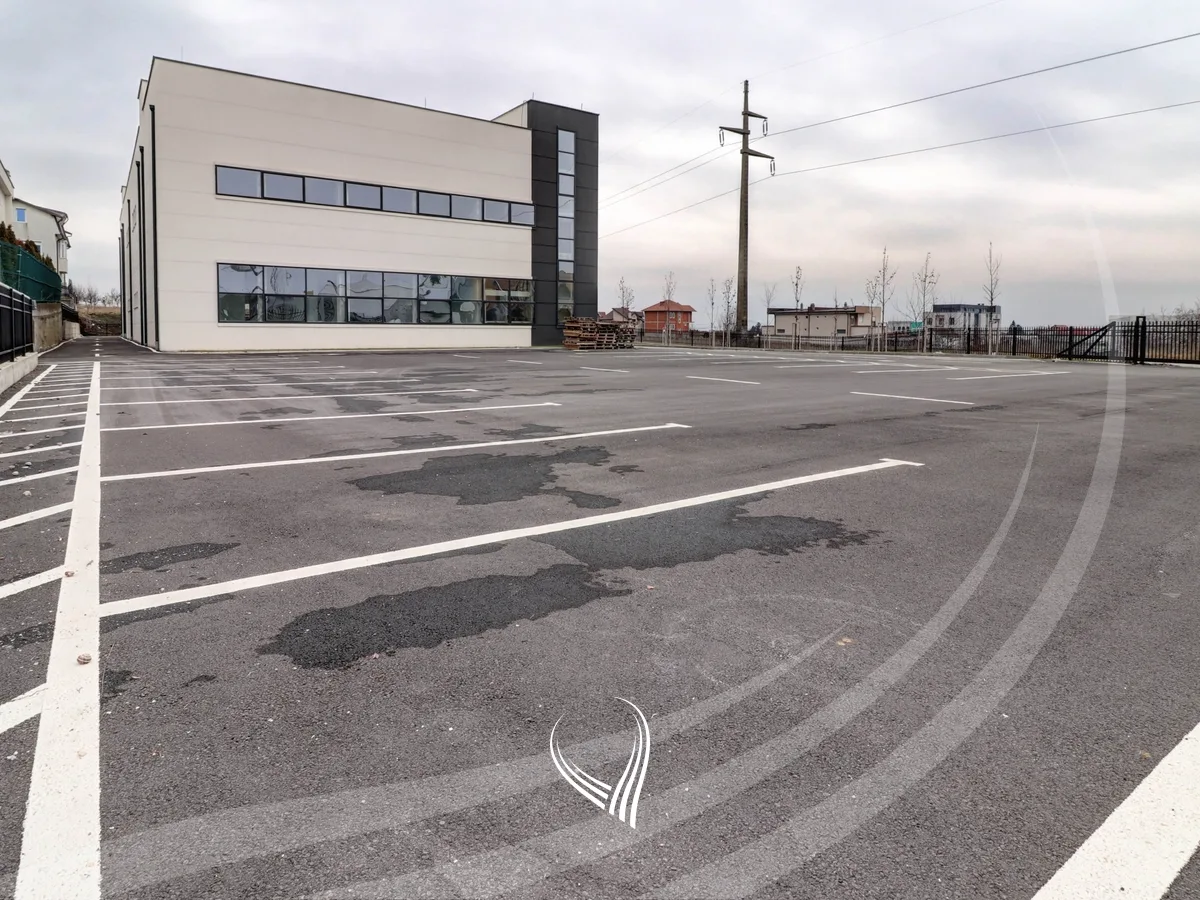 Objekt 1710m² me qira në Veternik