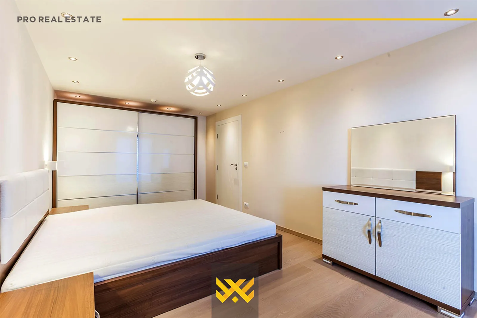 Shtëpi Luksoze 724m² në #SHITJE në Veternik.