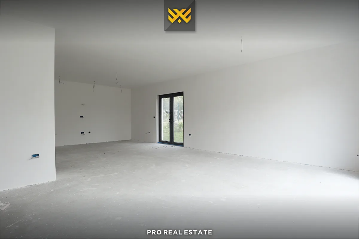 Dy shtëpi nga 175m² për #SHITJE në Hajvali.