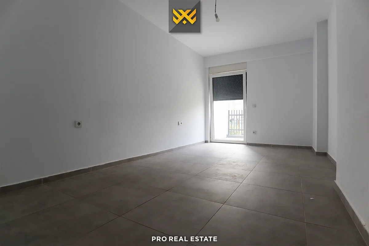 Banesë / Zyrë 110m² me #QIRA te Rruga C