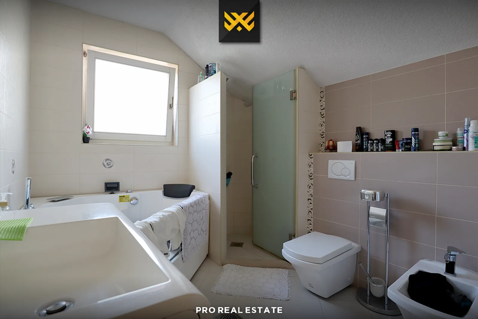 Shtëpi 370m² në #SHITJE në Kodrën e Trimave