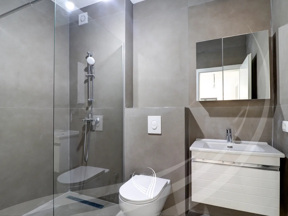 Zyre me 3 dhoma pune me qira në lagjen Lakrishtë – Prime Residence 2