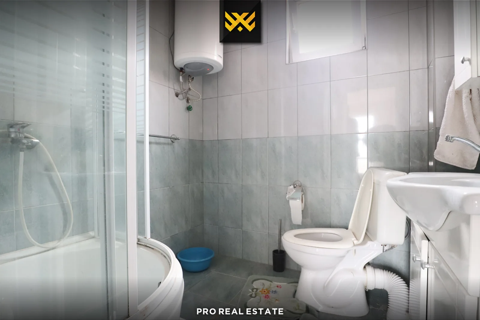 Shtëpi 220m² në #SHITJE në Taslixhe.
