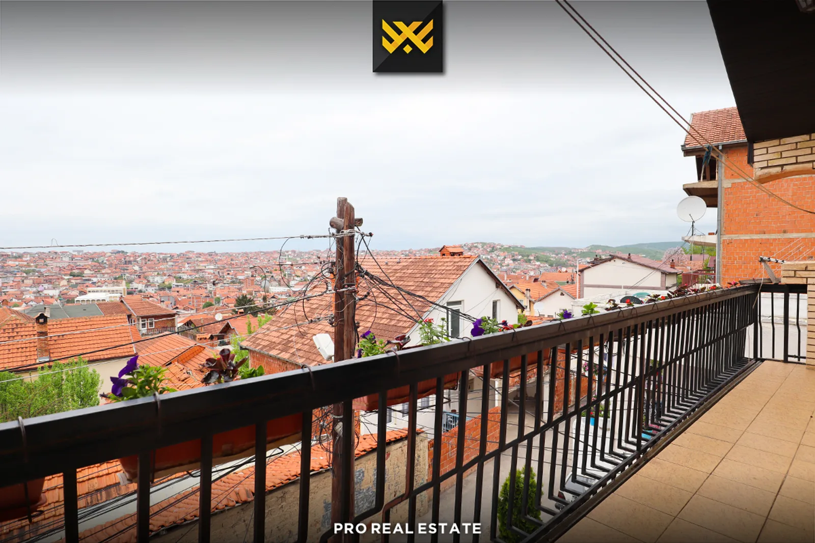 Shtëpi 220m² në #SHITJE në Taslixhe.