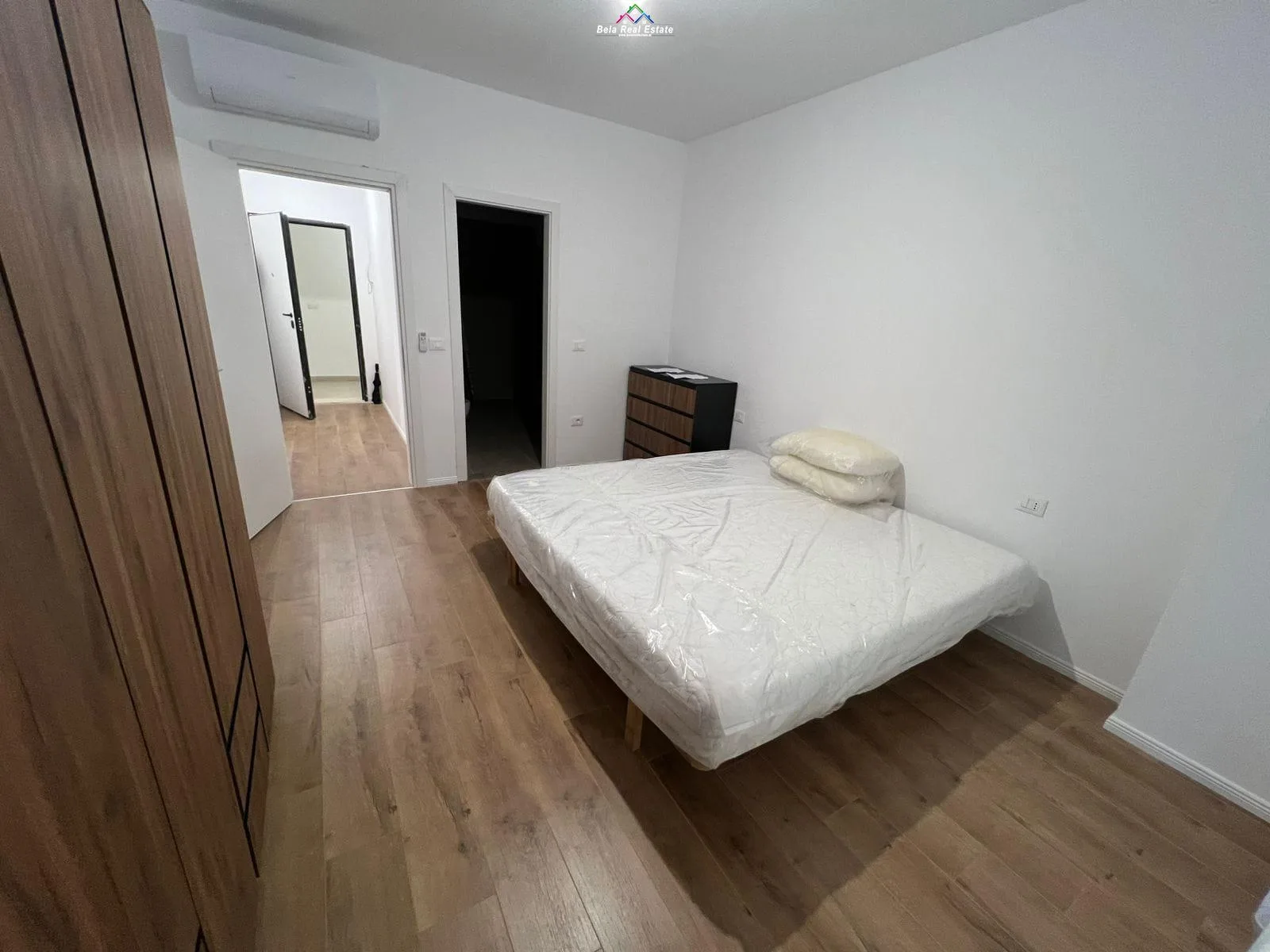 Apartament Me Qera 2+1+ Post Parkim Tek Dritan Hoxha (ID B2201876) Tirane