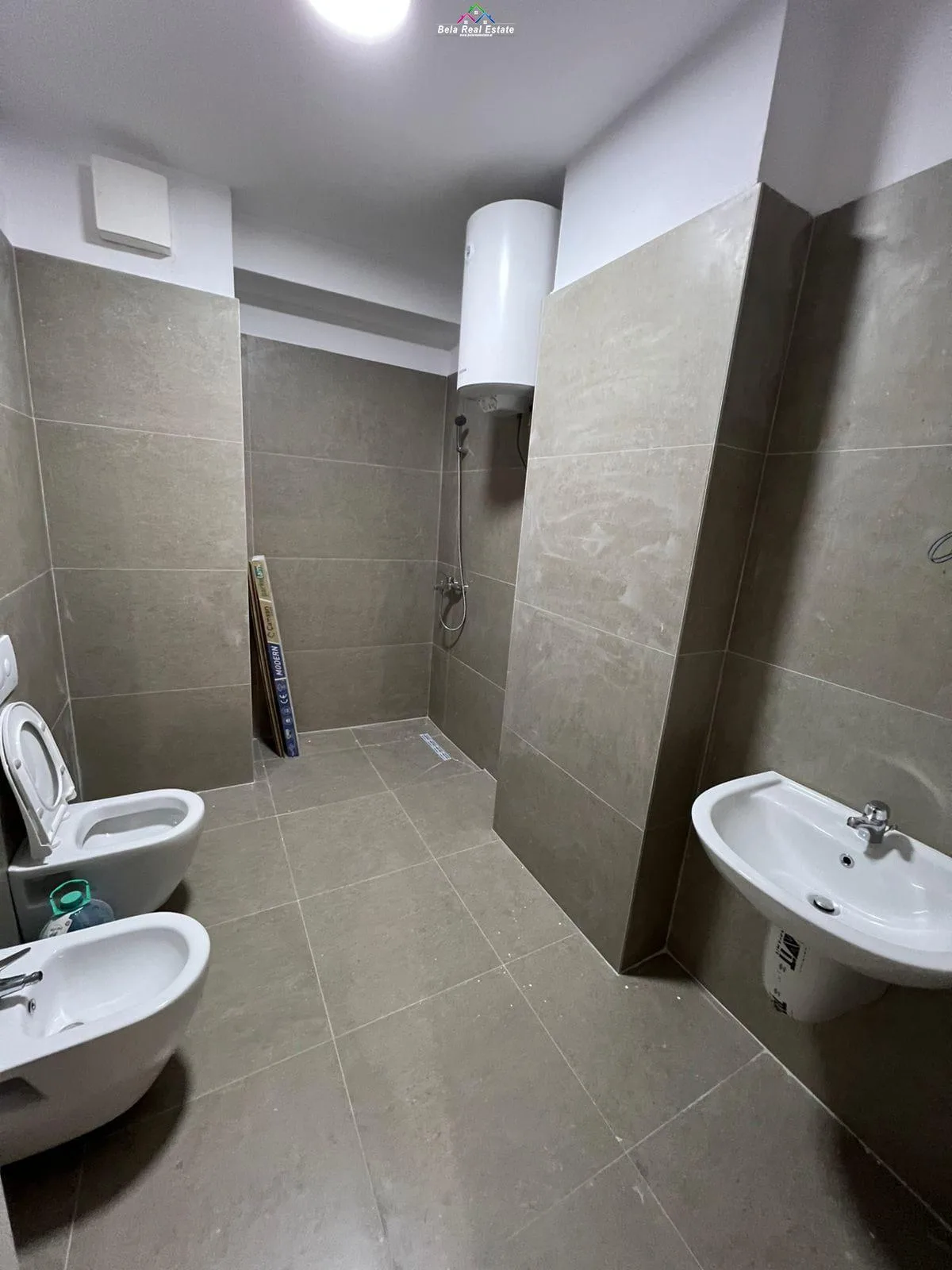 Apartament Me Qera 2+1+ Post Parkim Tek Dritan Hoxha (ID B2201876) Tirane