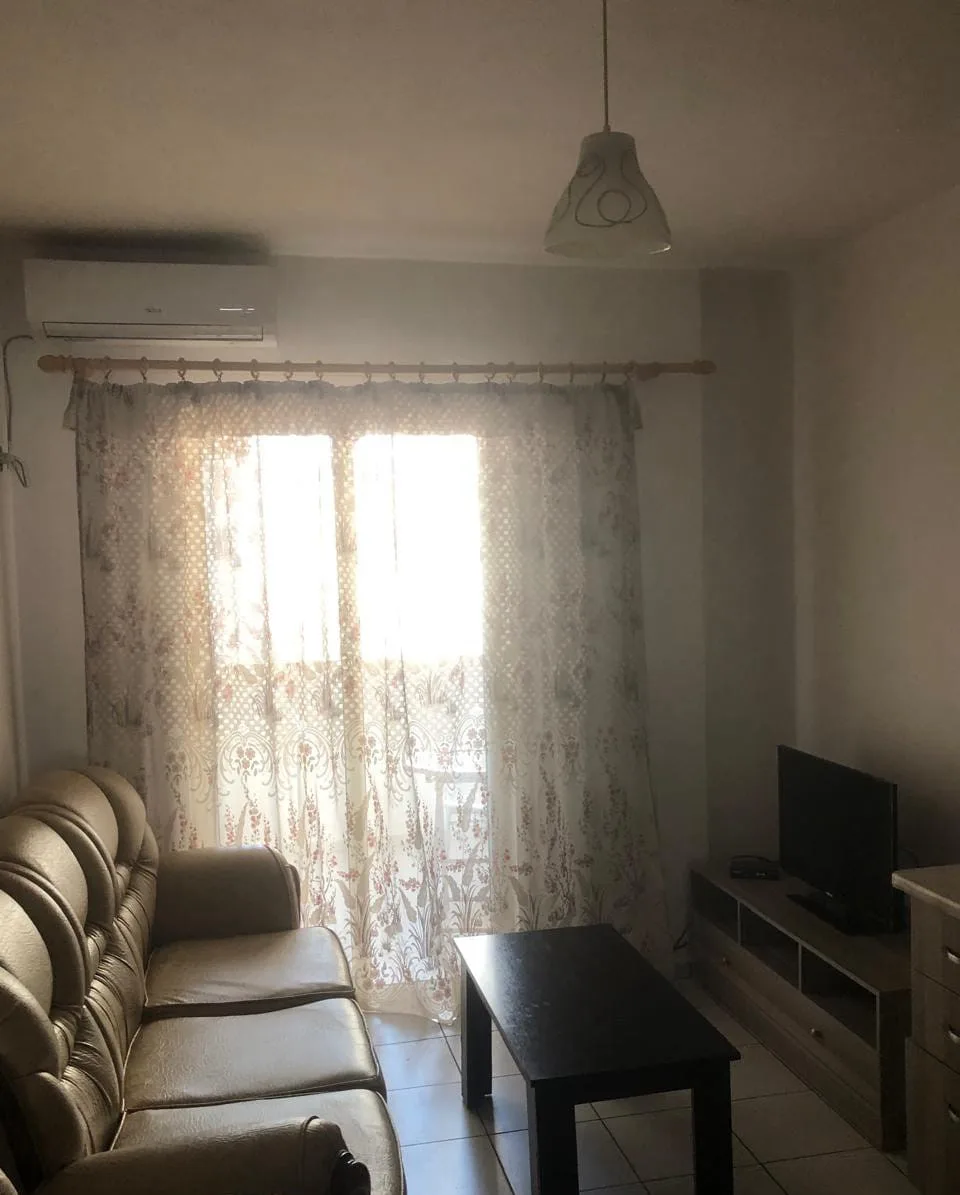 Apartament Me Qera 1+1 Ne Xhamllik (ID B2101124) Tirane