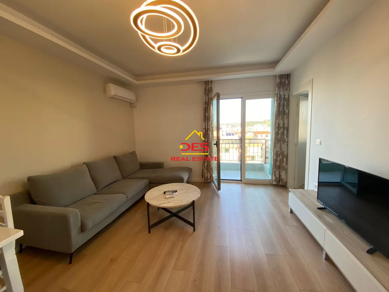 Jepet me qira apartament 2+1 te ish kombinati i peshkut, vlorë