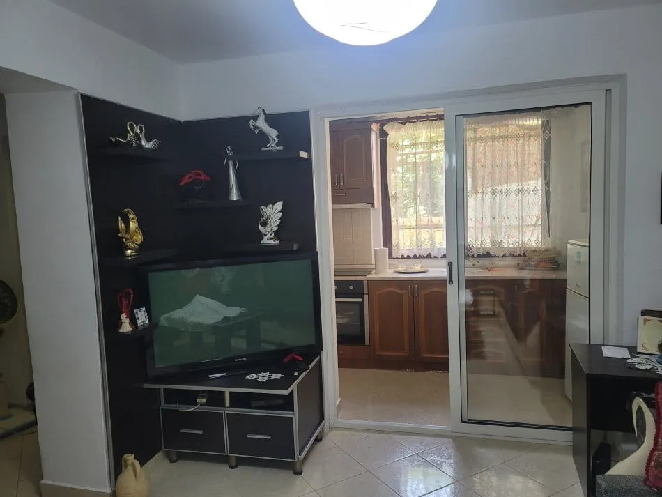 Apartament me qera 1+1 tek Rruga e Elbasanit (ID B211353) Tirane.