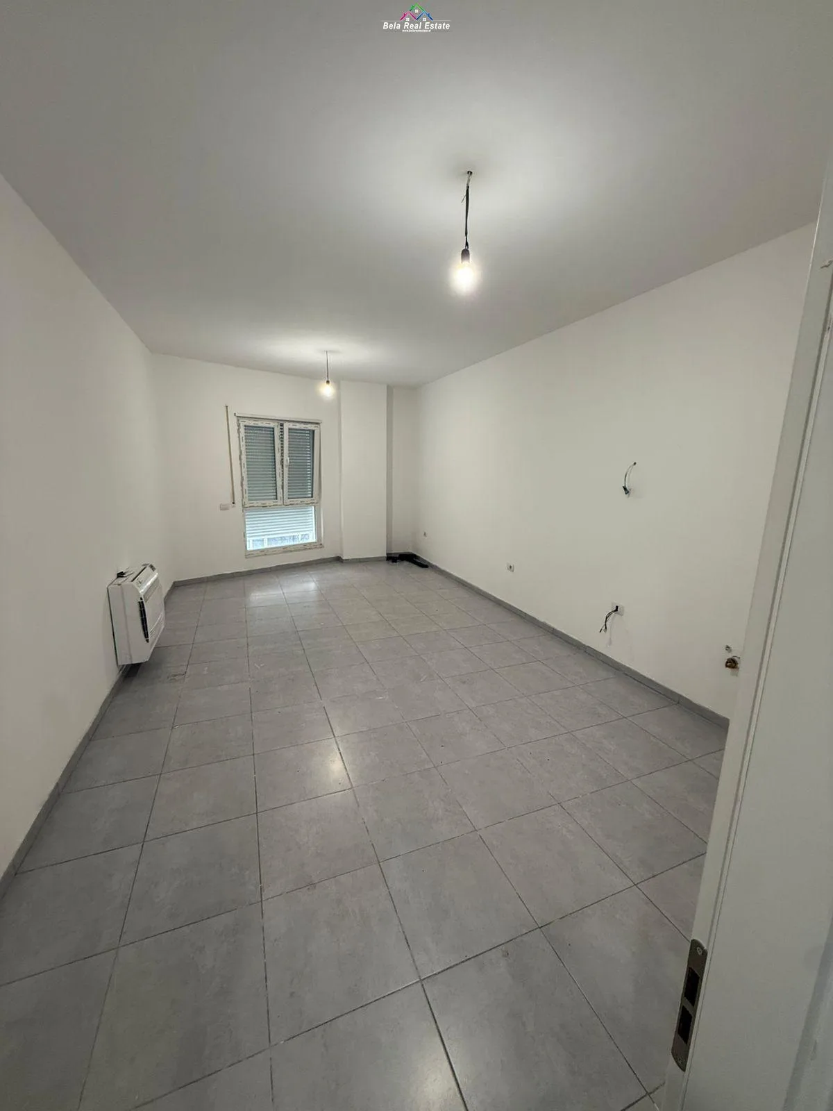 Zyre me Qera 2+1 tek Rruga e Barrikadave (ID BZ2849) Tirane